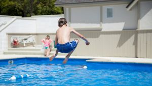 Swimming pools on Mackinac Island as well as hot tubs, spa pools and saunas can be found at several hotels and resorts.